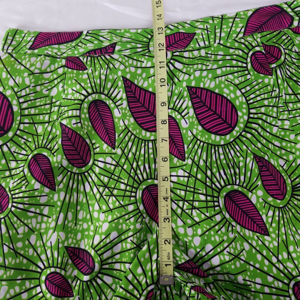 Lapogee Shorts Womens 2X Green High Rise Abstract Floral Back Waist Stretch - Picture 4 of 10